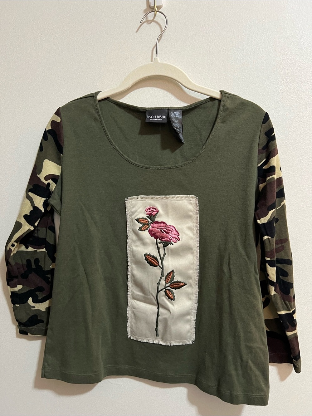 Bisou Bisou Olive Green Top with Cream Floral Patch and Camo Sleeves Y2K